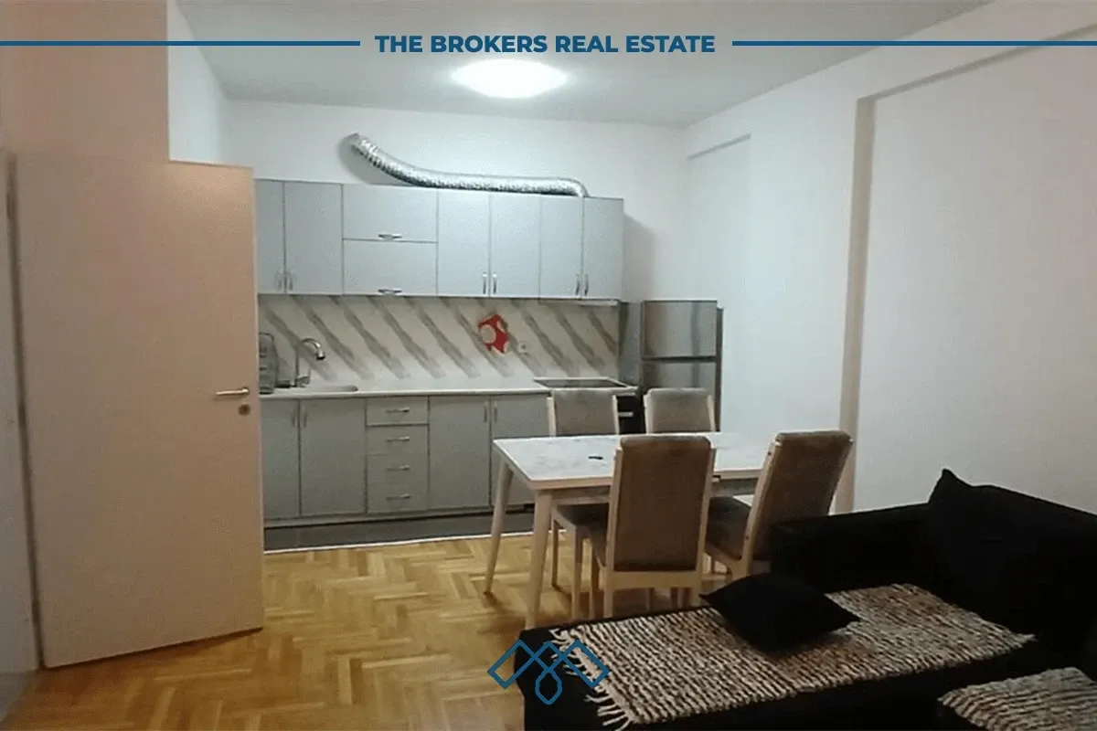 Banesë me qira 52m2, në lagjen Tophane. – foto 1