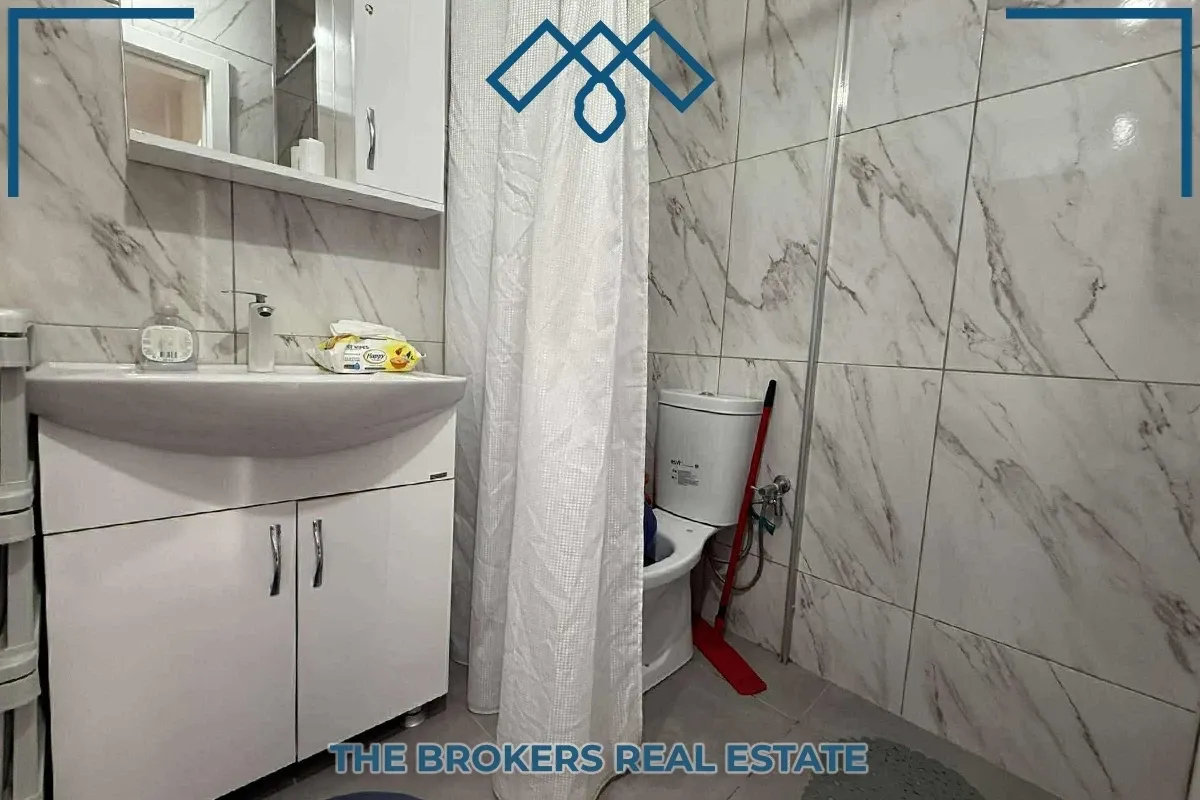 Ofrohet për shitje banesa 67.3m², në lagjen Muharrem Fejza pranë Marketit Maxi. – foto 10