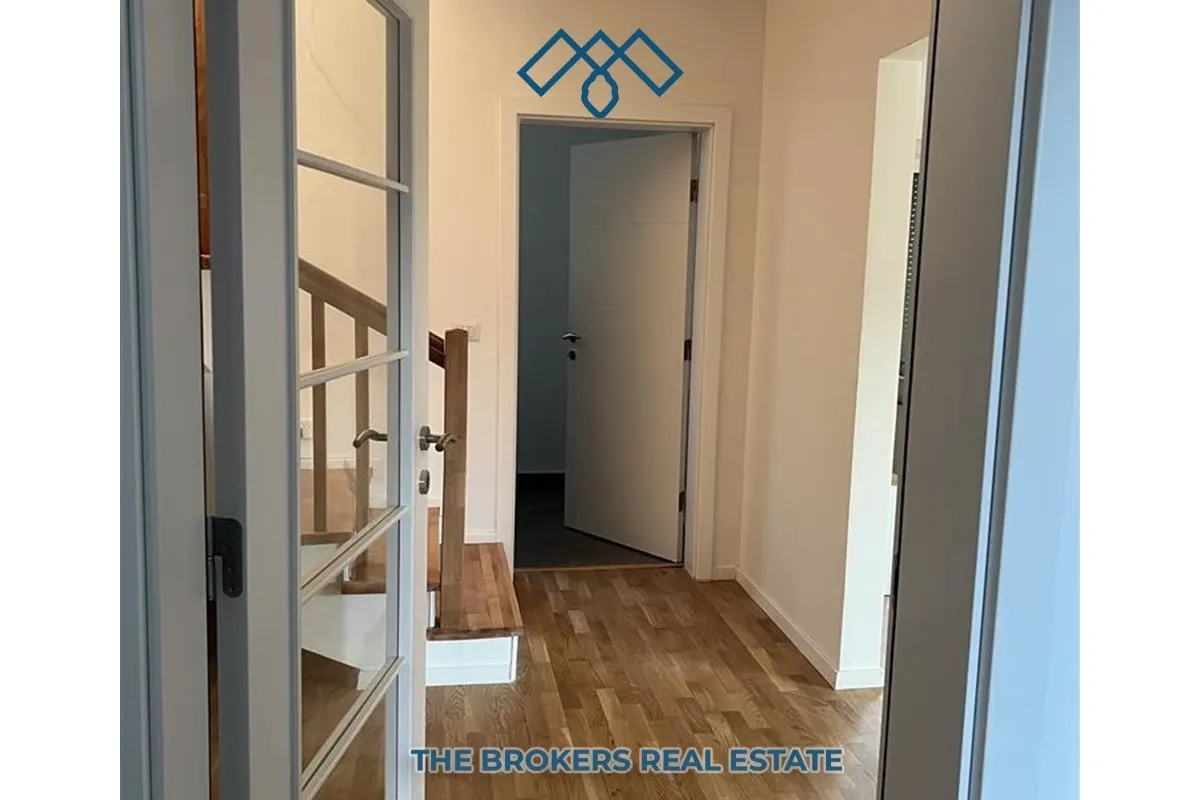 Ofrohet me qira shtëpia 135m² në Lagjen Priam, Veternik me oborr prej 2.80 ari. – foto 7