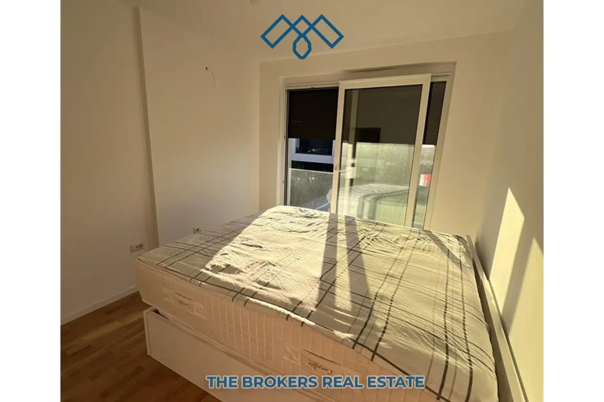 Ofrohet me qira shtëpia 135m² në Lagjen Priam, Veternik me oborr prej 2.80 ari. – foto 3