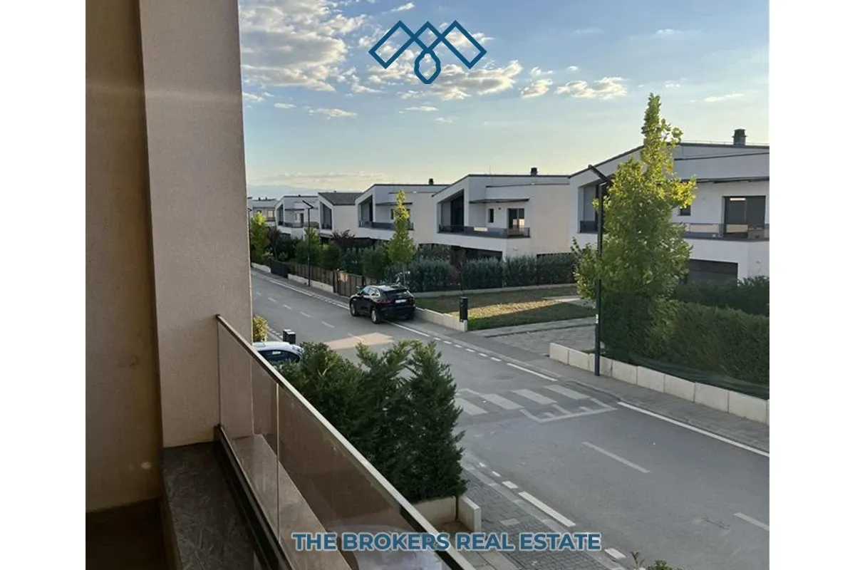Ofrohet me qira shtëpia 135m² në Lagjen Priam, Veternik me oborr prej 2.80 ari. – foto 8