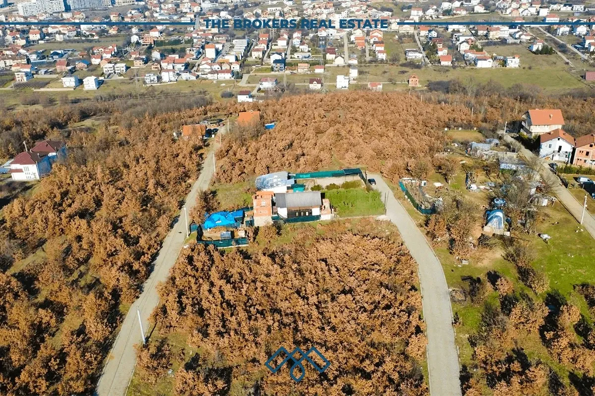 Truall për shitje – 12 ari, e përshtatshme për ndërtim të lartë - afër Marigona Hill. – foto 3