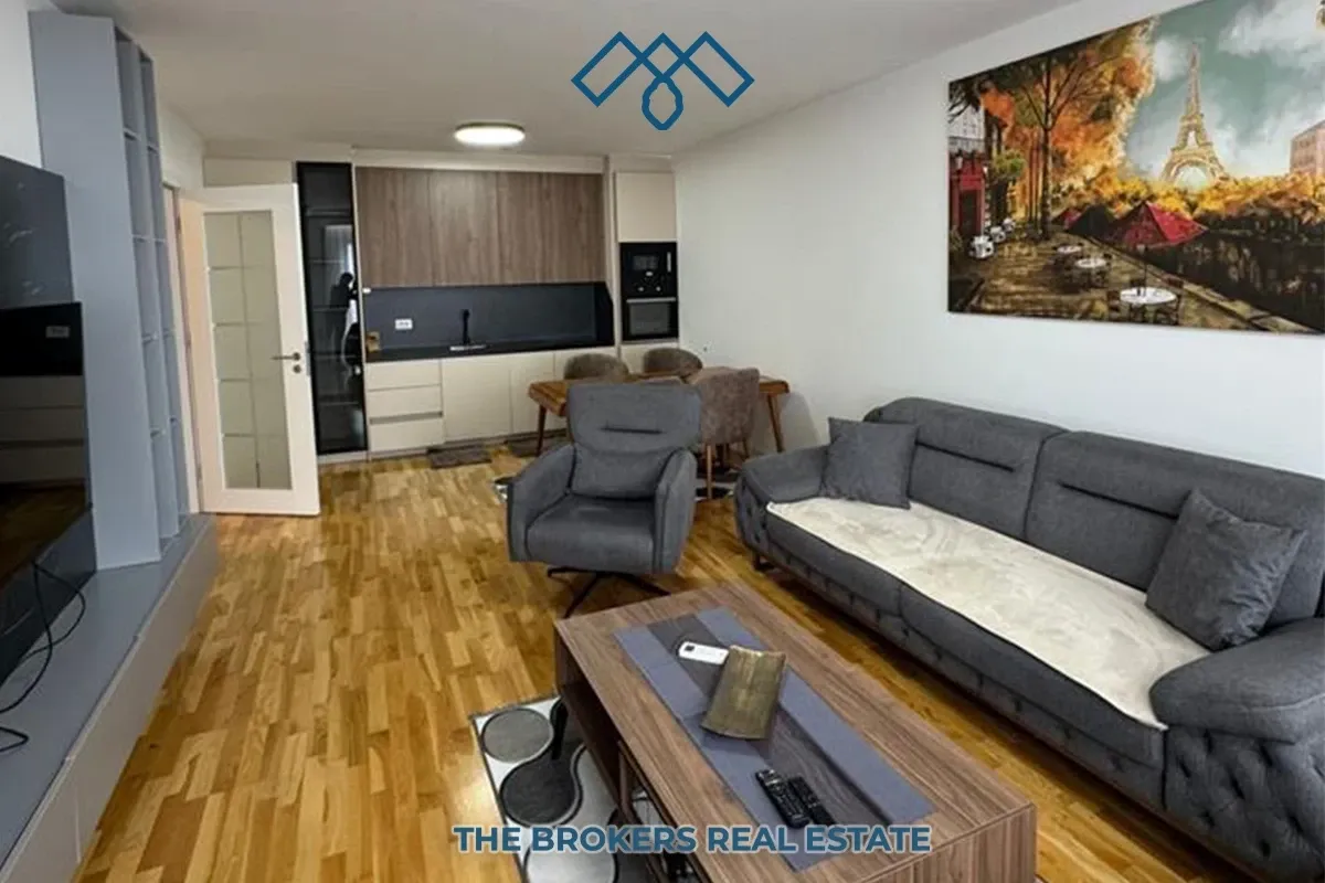 Ofrohet me qira banesa 85m² në lagjen Emshir. – foto 1