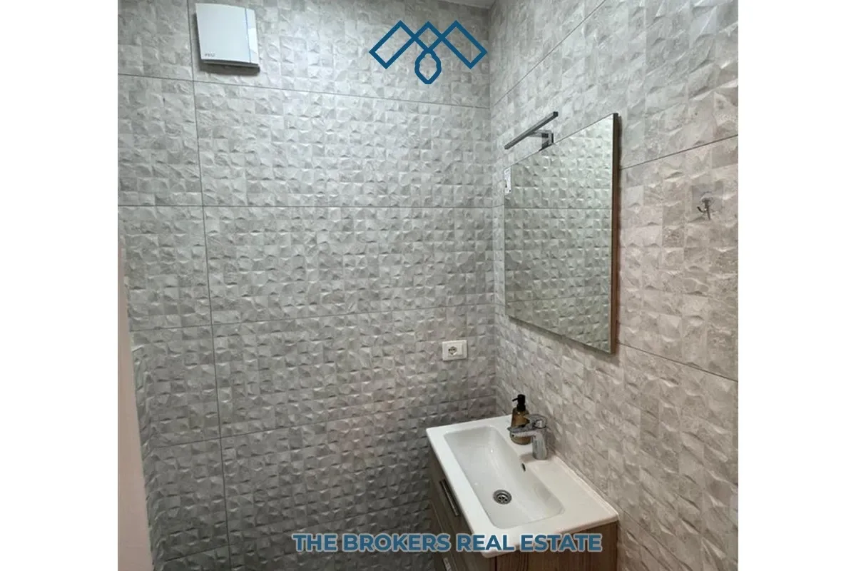 Ofrohet me qira banesa 85m² në lagjen Emshir. – foto 7