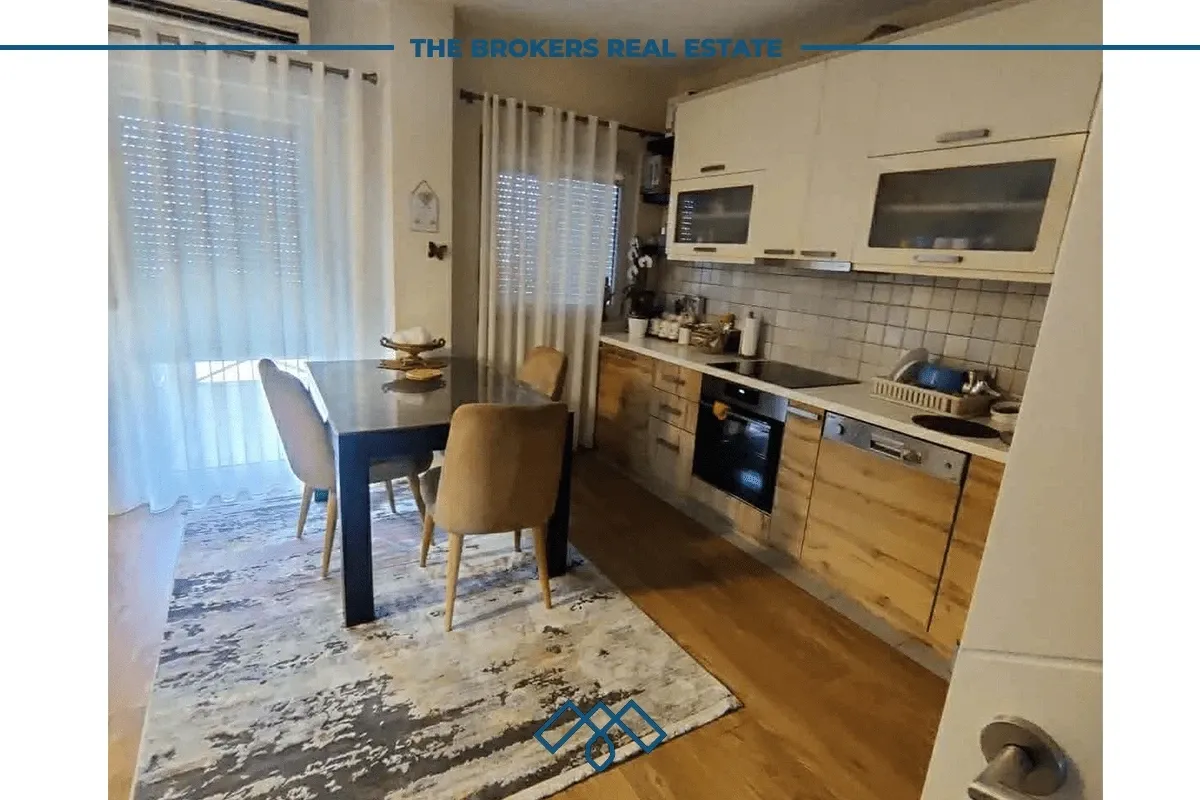 Banesë në shitje 86m2 - Tophane – foto 2