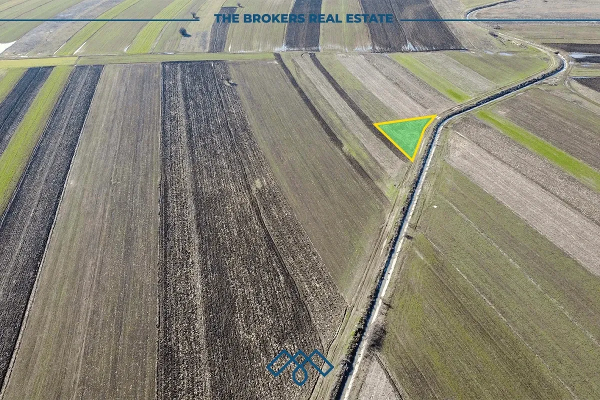 Truall në shitje 5,34 Ari - Çagllavicë. – foto 2
