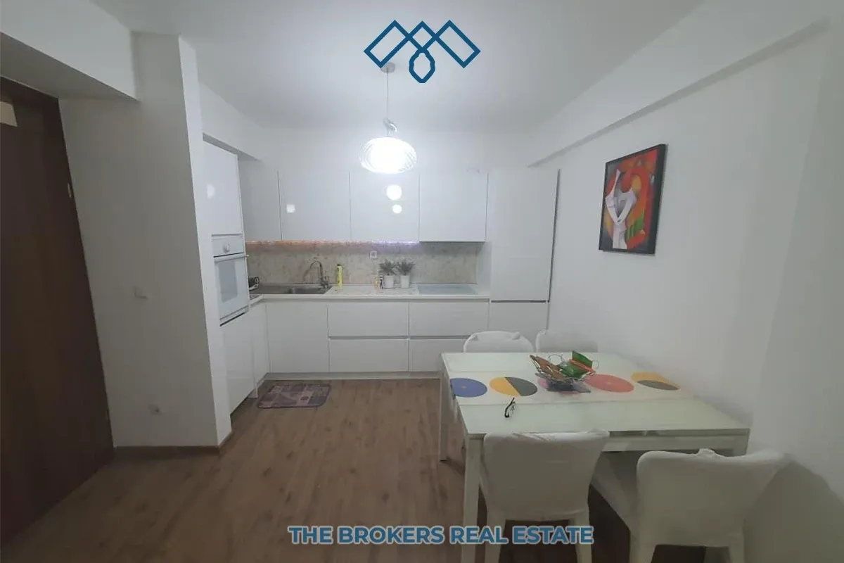 Shitet banesa 70m² në Rrugën C, te kompleksi Tregtia, afër kafes Positive Bar. – foto 3