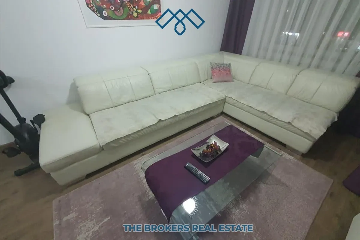 Shitet banesa 70m² në Rrugën C, te kompleksi Tregtia, afër kafes Positive Bar. – foto 2