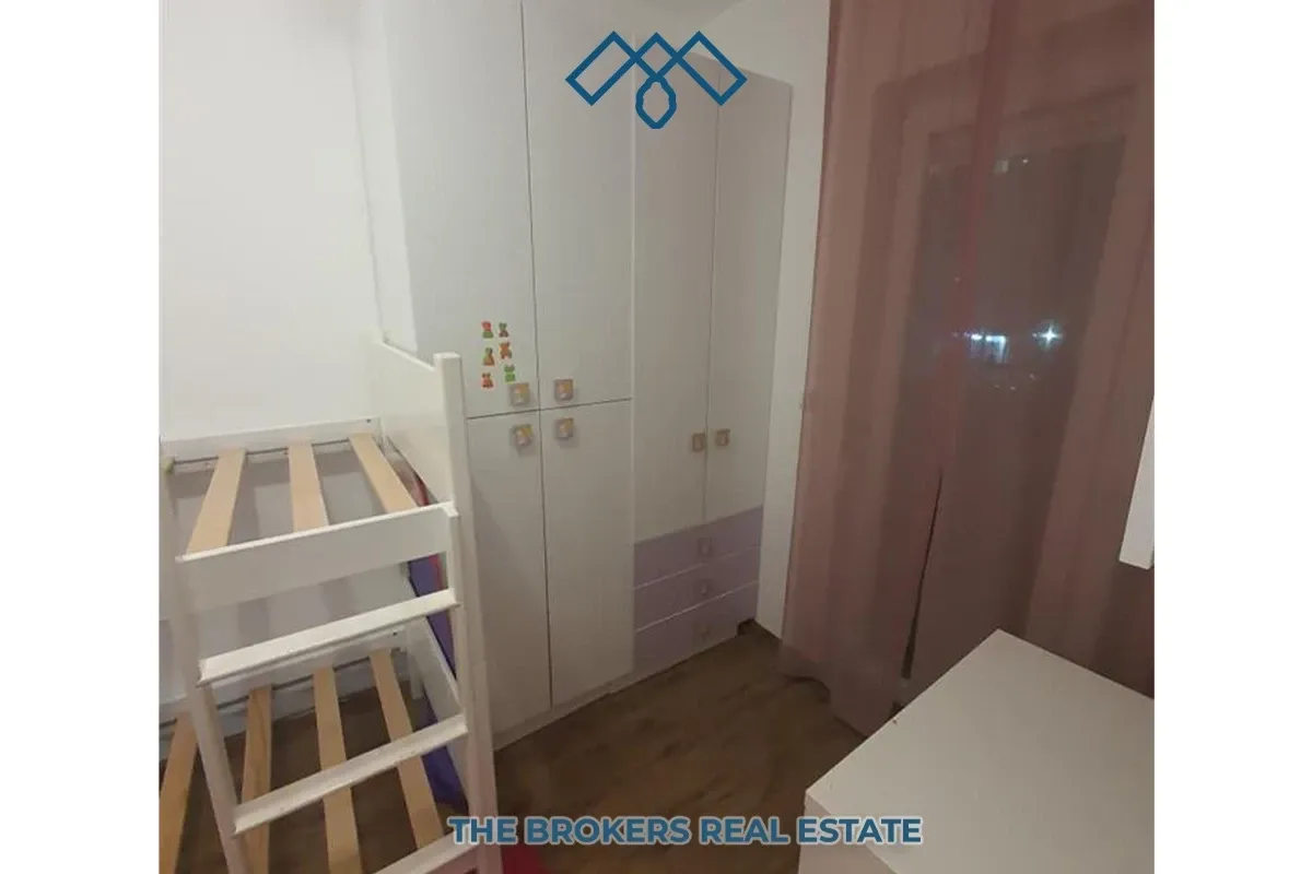 Shitet banesa 70m² në Rrugën C, te kompleksi Tregtia, afër kafes Positive Bar. – foto 7
