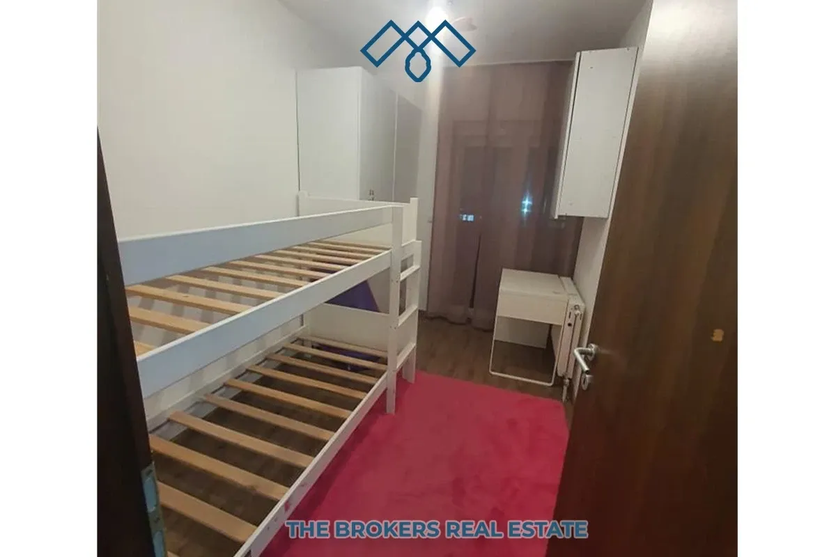 Shitet banesa 70m² në Rrugën C, te kompleksi Tregtia, afër kafes Positive Bar. – foto 5