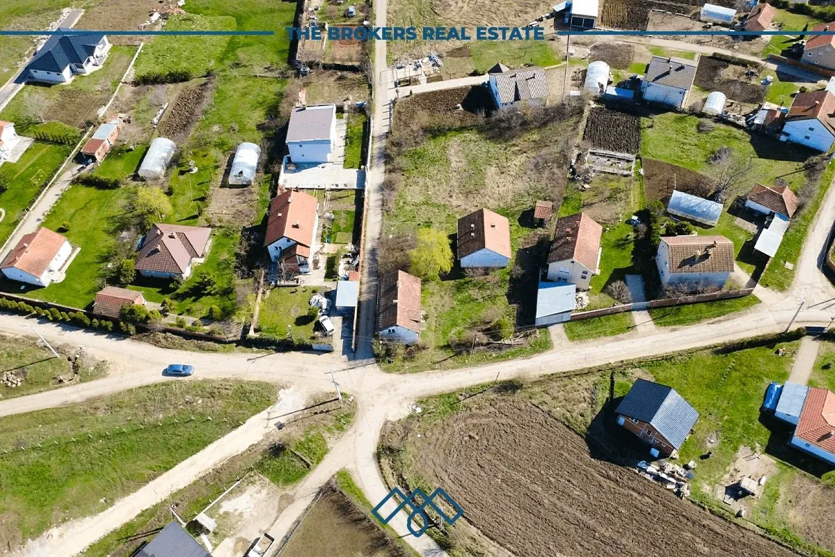 Truall në shitje 16 Ari - Miradi e Epërme (Fushë Kosovë). – foto 3