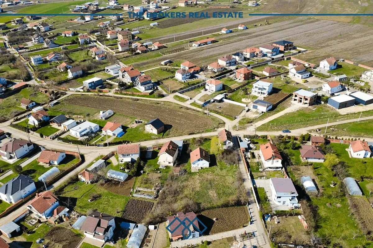 Truall në shitje 16 Ari - Miradi e Epërme (Fushë Kosovë). – foto 4