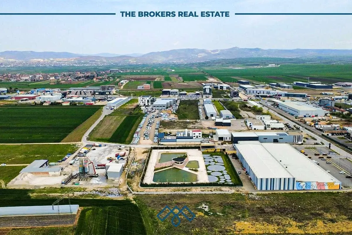 Truall në shitje 40 Ari – afër Marigona Residence. – foto 2
