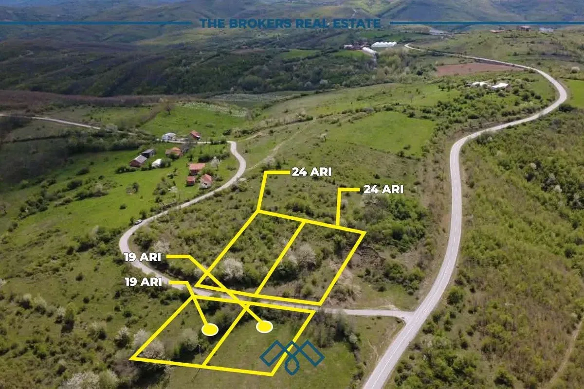 4 Parcela në shitje - 84 Ari - Koliq. – foto 1