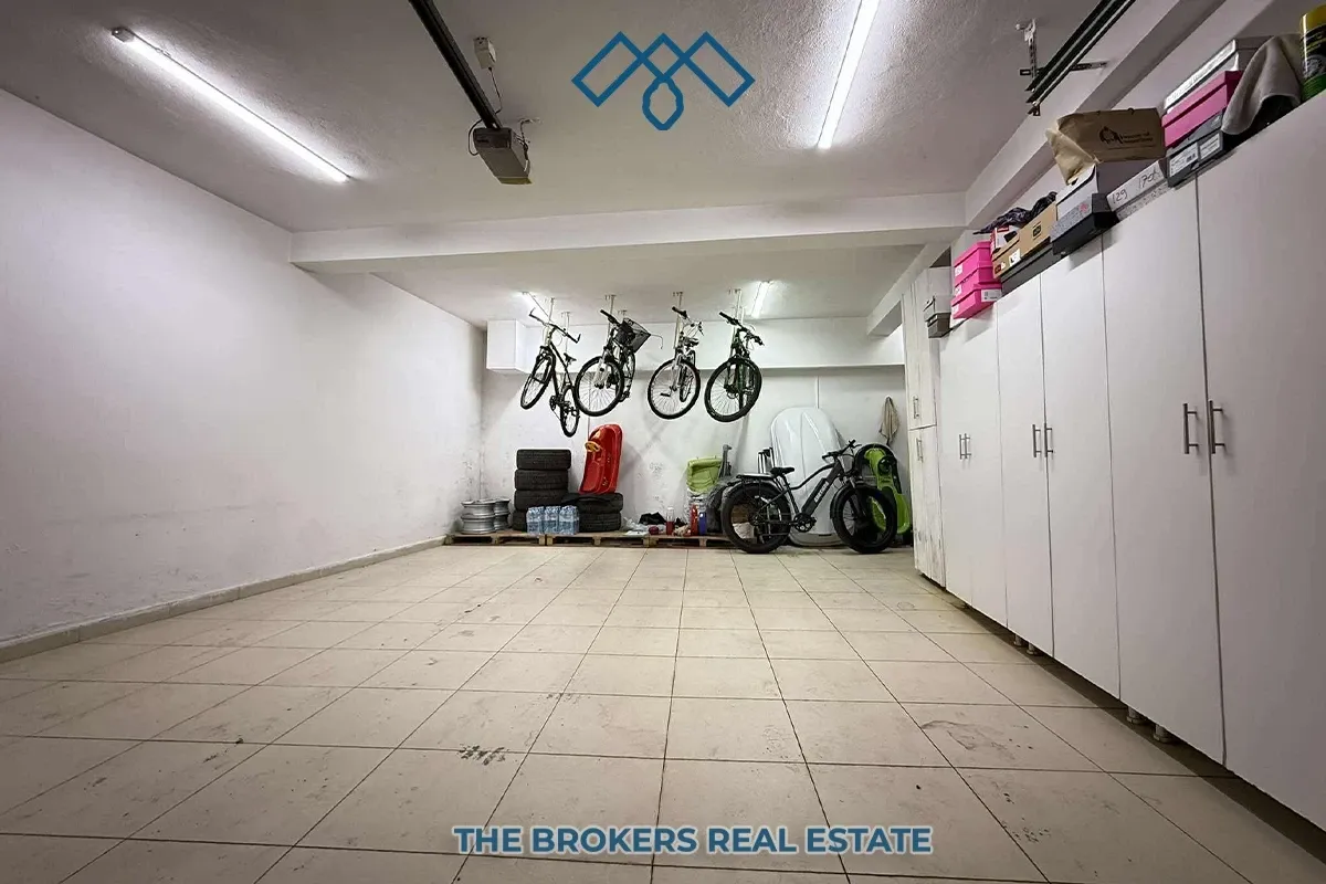 Shtëpi Ekskluzive në shitje me fletëposeduese në Tasligje, 350m² në 3 Ari Tokë. – foto 19