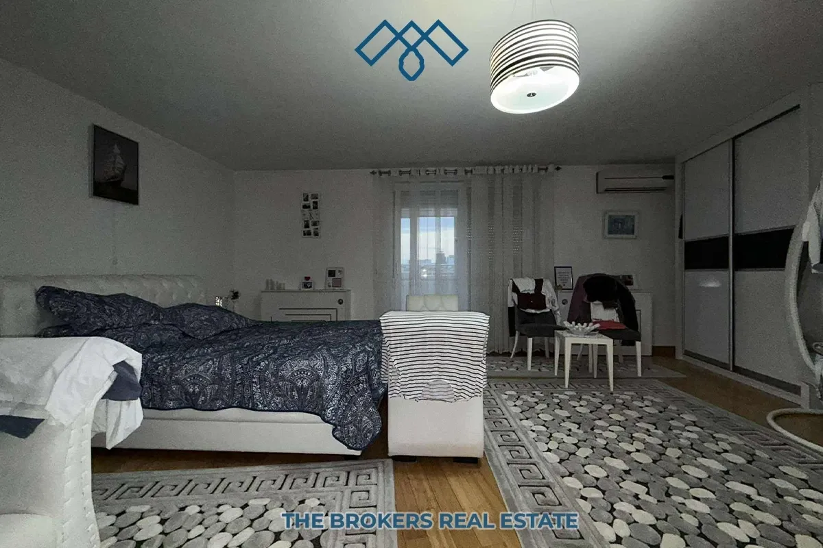Shtëpi Ekskluzive në shitje me fletëposeduese në Tasligje, 350m² në 3 Ari Tokë. – foto 11