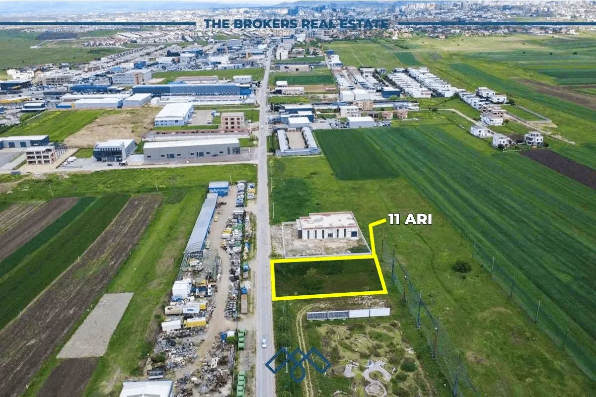 Truall në shitje - 11 Ari - Llapllasellë. – foto 1