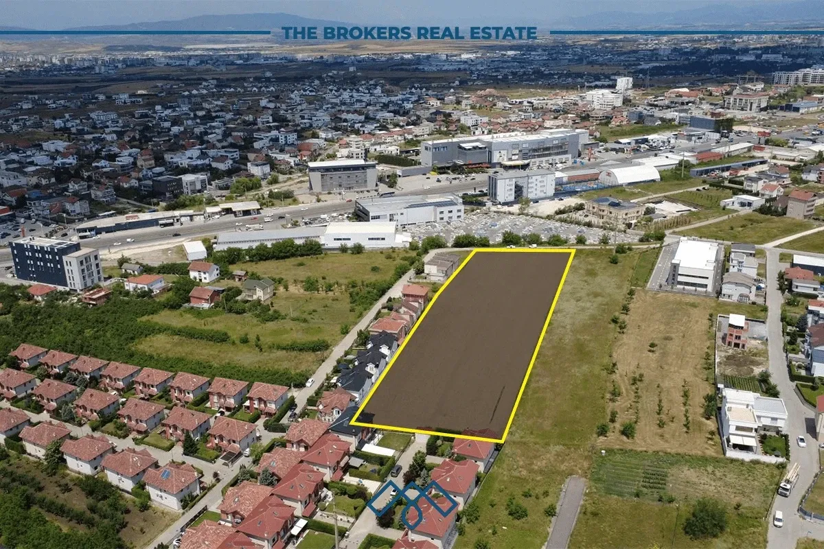 Truall në shitje 104 Ari - Çagllavicë, mbrapa Fortesës. – foto 3