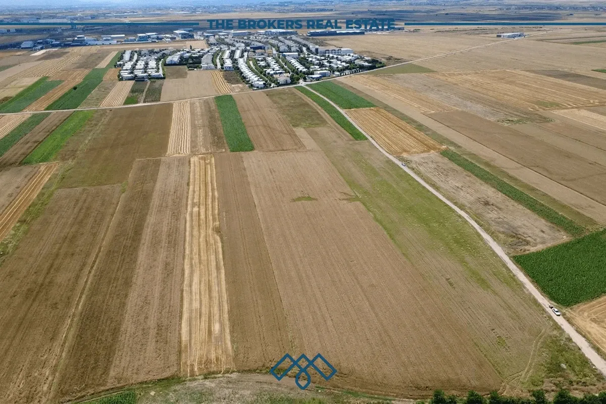 Truall në shitje 1 hektar - Preoc - afër Lagjës Marigona. – foto 4