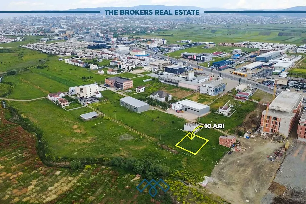 Parcelë në shitje 10 Ari - afër rrethit të Çagllavicës. – foto 1