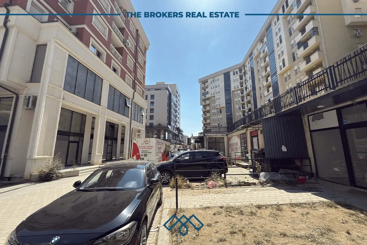 Lokal me qira 91m2 - Mbrapa Royal Mall. – foto 6