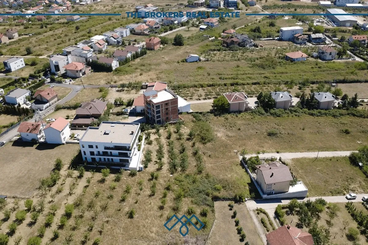 Parcelë në shitje 10 Ari – mbrapa Fshatit Ndërkombëtar. – foto 2