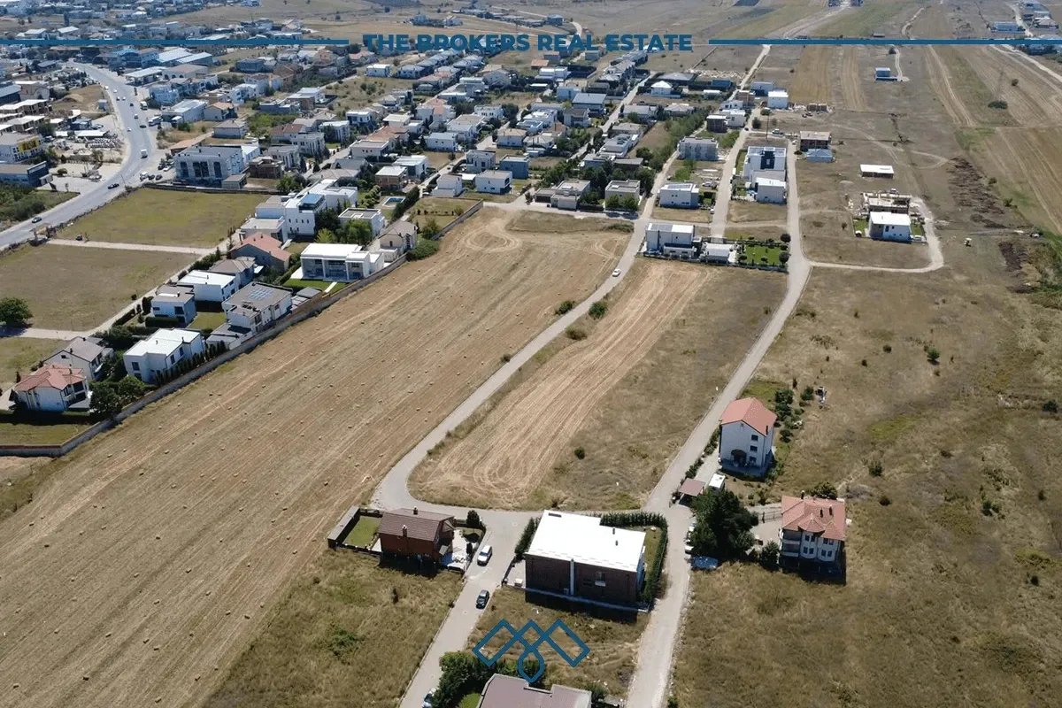 Parcelë në shitje 5 Ari – mbrapa lagjës 038. – foto 2