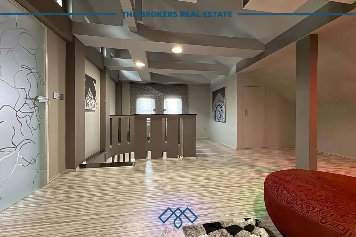 Shtëpi 450m2 për qira - Veternik. – foto 18