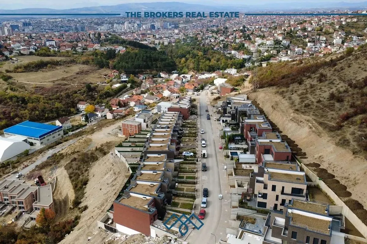 Shtëpi 203m2 për shitje - Sofali. – foto 26