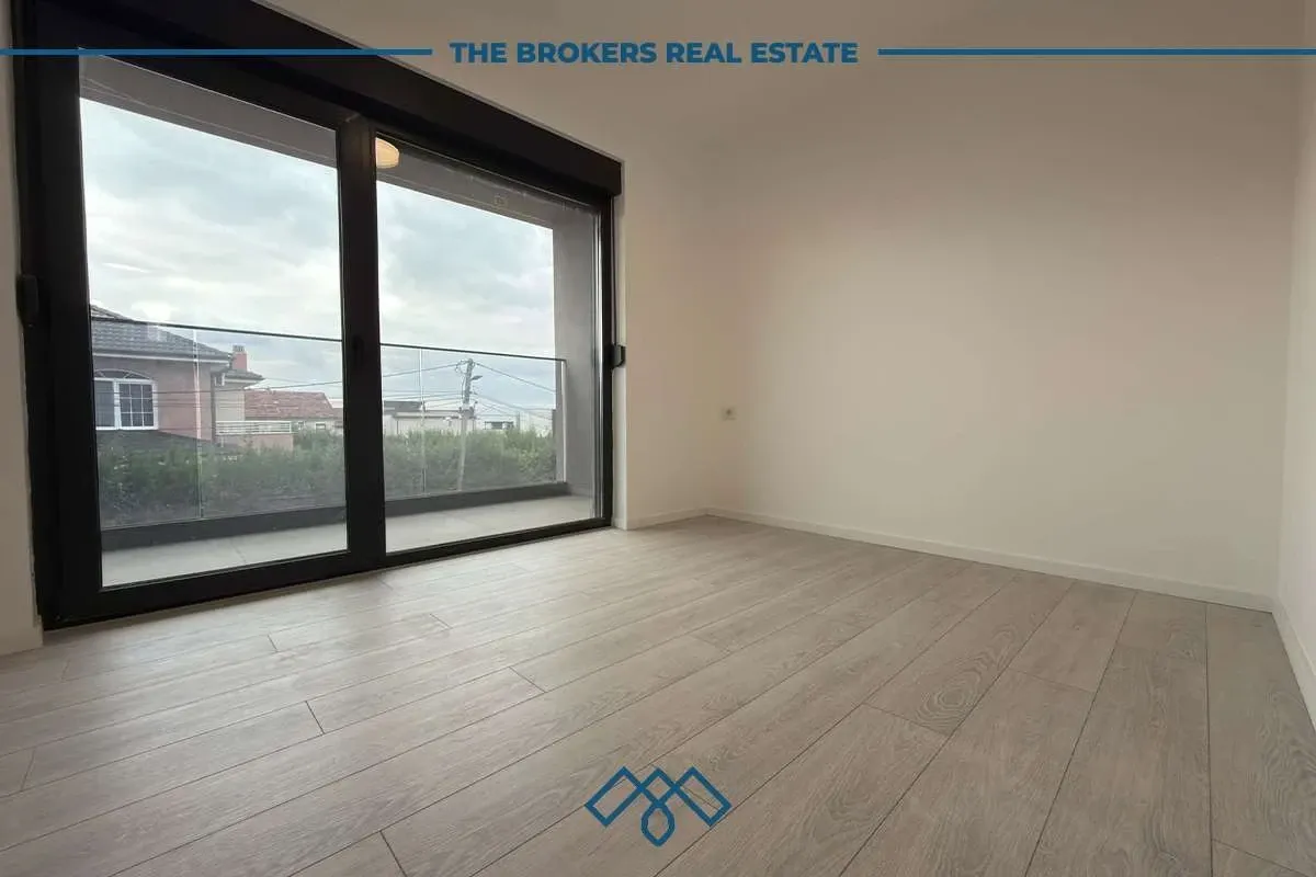 Shtëpi 270m2 | 3,75 ari truall në shitje - lagjja Qendresa, prapa Grand Store. – foto 10