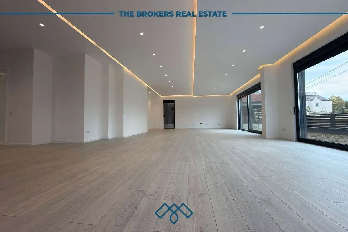 Shtëpi 270m2 | 3,75 ari truall në shitje - lagjja Qendresa, prapa Grand Store. – foto 3