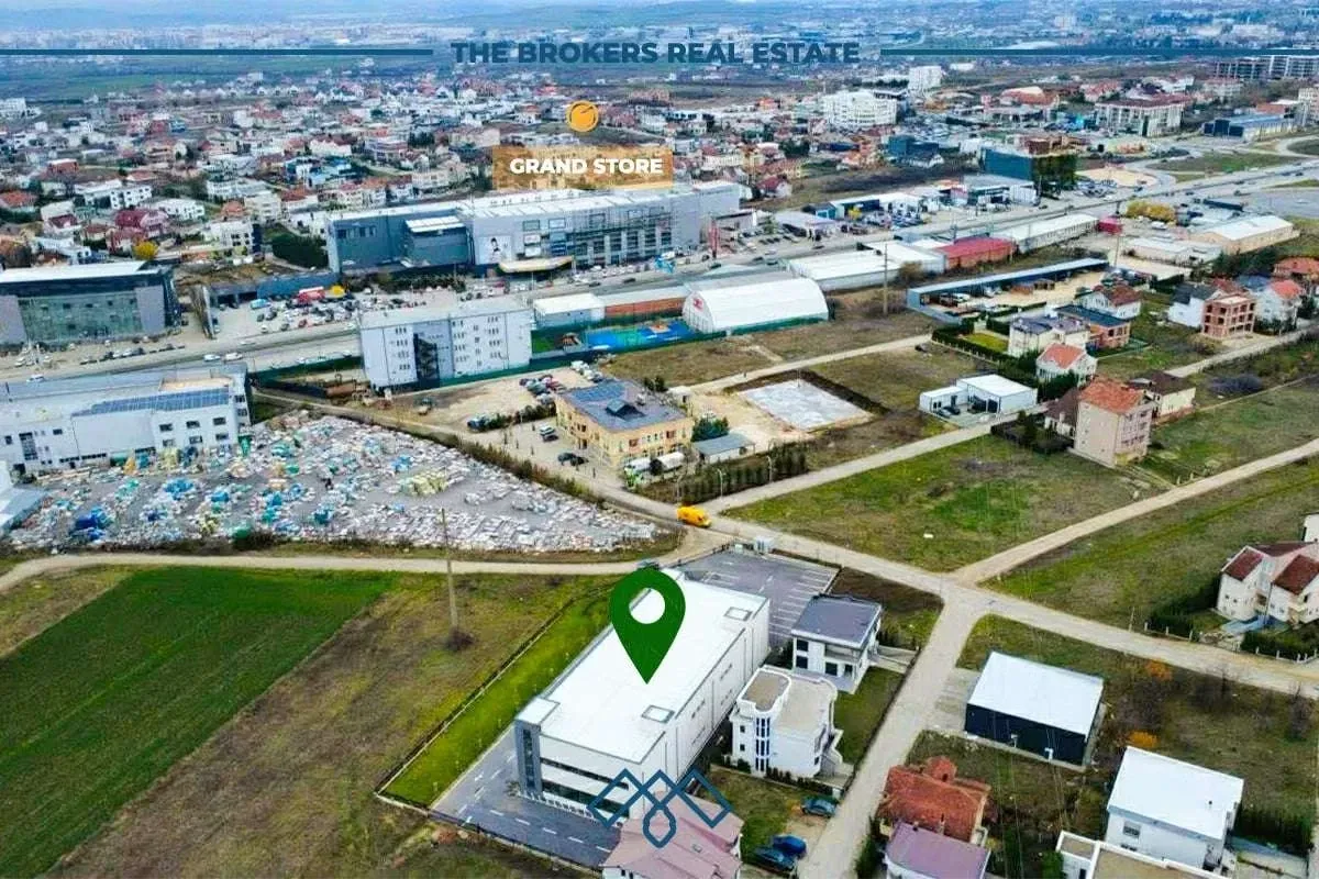 Objekt afarist 1740m² në shitje në Veternik, shtrihet në një truall prej 84 ari, në afërsi të kompleksit Fortesa Home – foto 1
