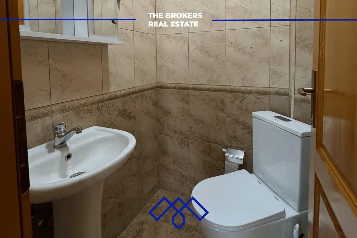 Ofrohet për qira objekt afarist 430m², i pozicionuar në rrugën kryesore Muharrem Fejza. – foto 5