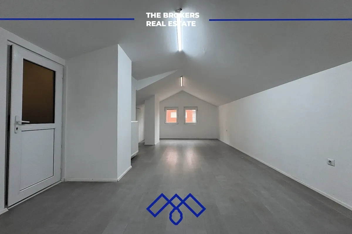 Ofrohet për qira objekt afarist 430m², i pozicionuar në rrugën kryesore Muharrem Fejza. – foto 11