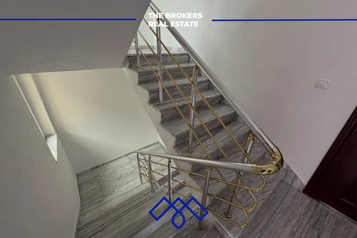 Ofrohet për qira objekt afarist 430m², i pozicionuar në rrugën kryesore Muharrem Fejza. – foto 6