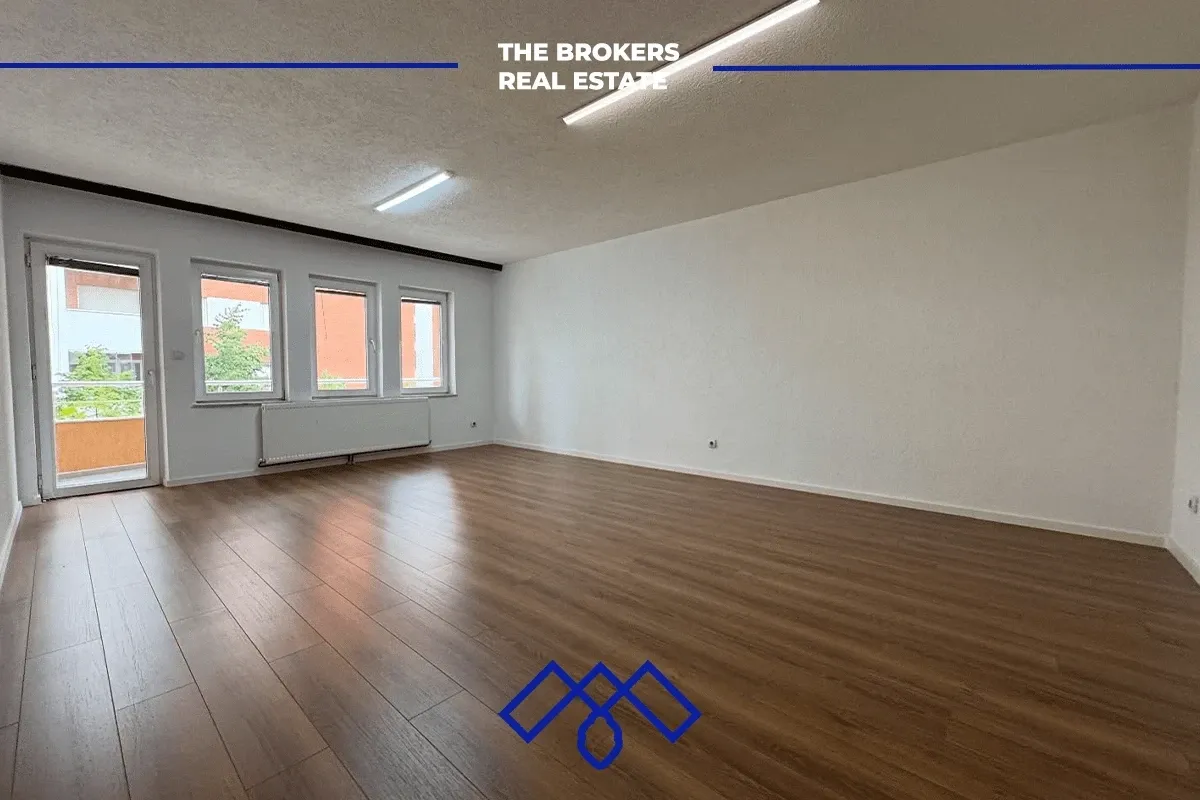 Ofrohet për qira objekt afarist 430m², i pozicionuar në rrugën kryesore Muharrem Fejza. – foto 2