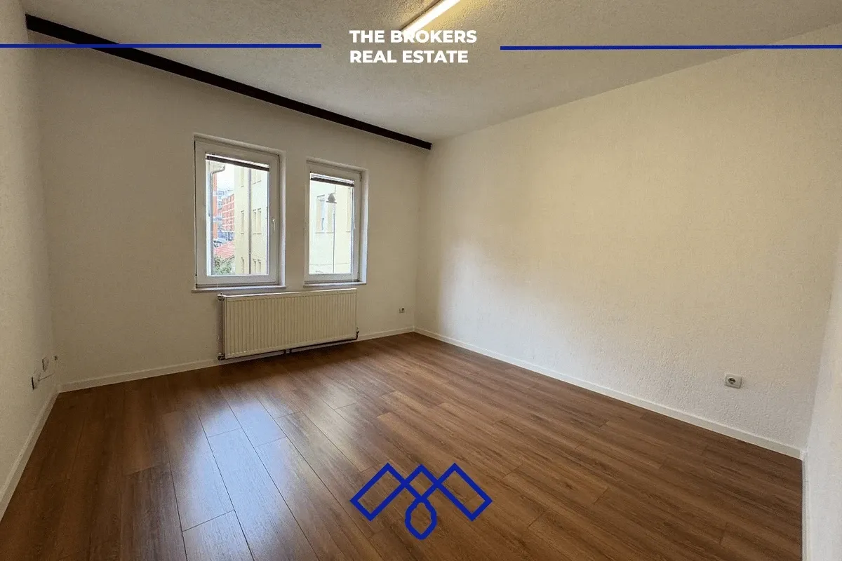 Ofrohet për qira objekt afarist 430m², i pozicionuar në rrugën kryesore Muharrem Fejza. – foto 7