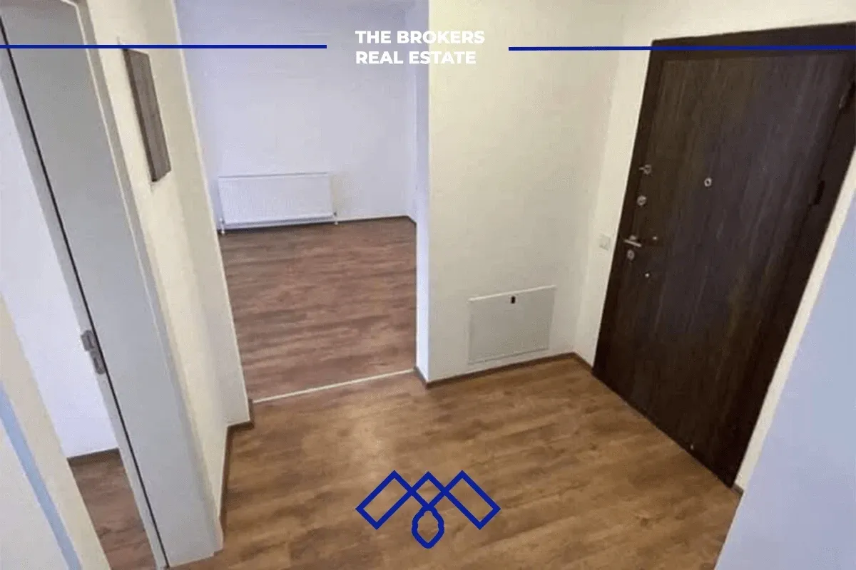 Ofrohet për qira banesa/zyra në qendër të Prishtinës, e përshtatshme për zyre. – foto 4