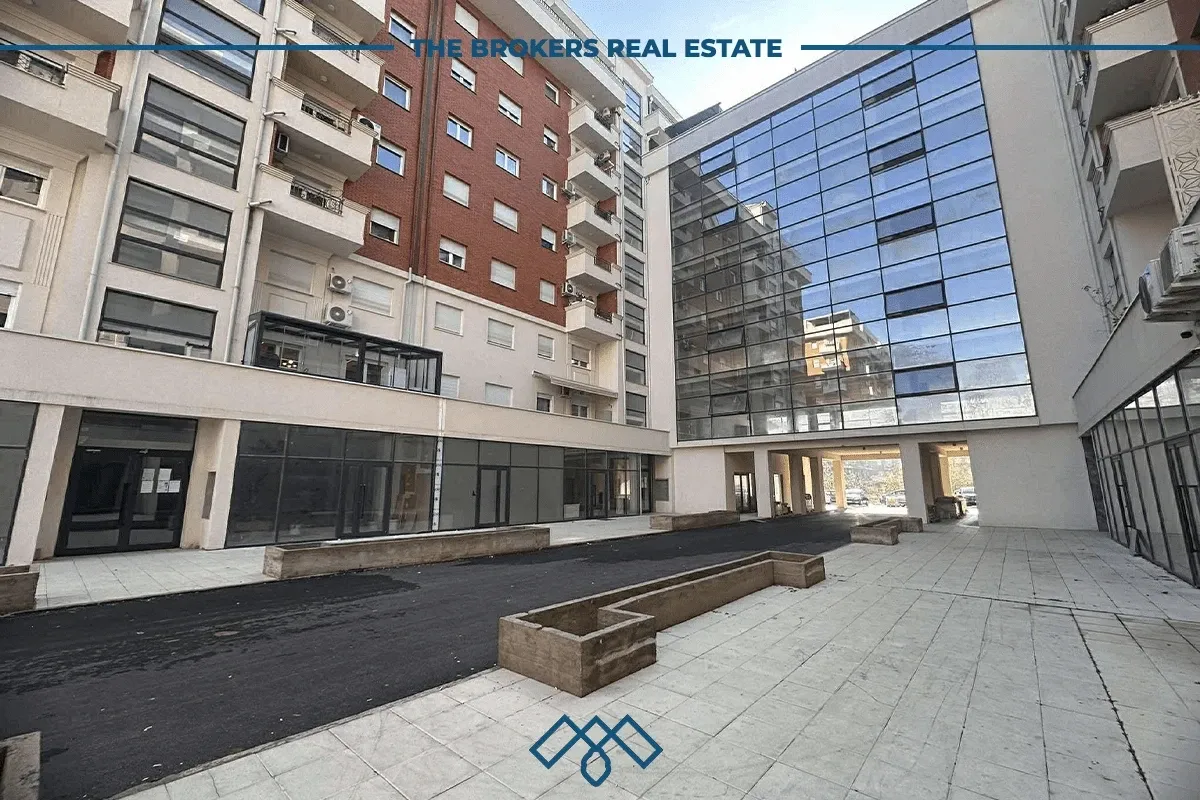 Penthouse 137m2 + 100m2 terasë, me qira në lagjen Kalabria, tek banesat e Centralit. – foto 1